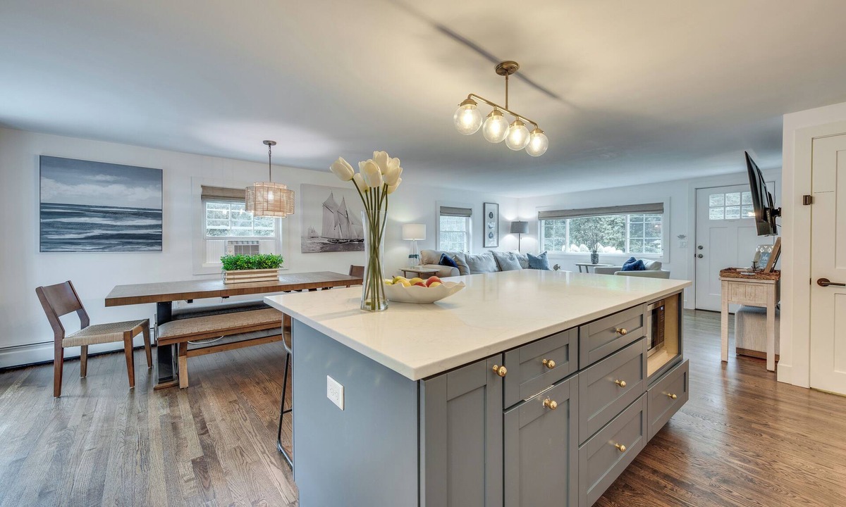 Rye Cottage | Rye Coastal Retreat w/Deck & Outdoor Dining