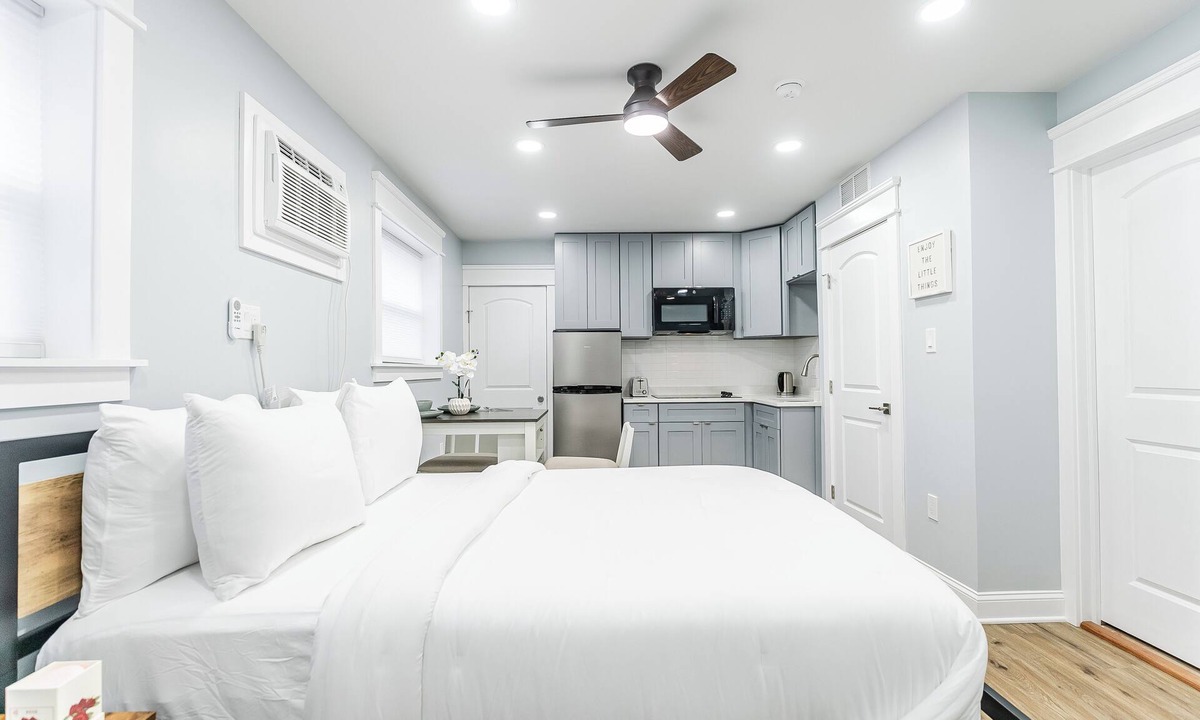 East Passyunk Crossing Apartment | S. Philly Studio Minutes - Center City Passyunk Sq and More!