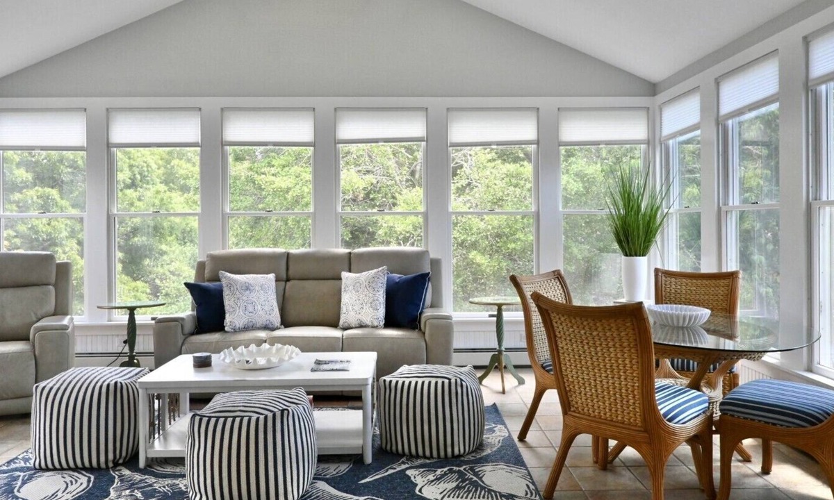 Silver Beach House | S.S. Escape | Walk to Beaches | Newly Renovated | Dog Friendly