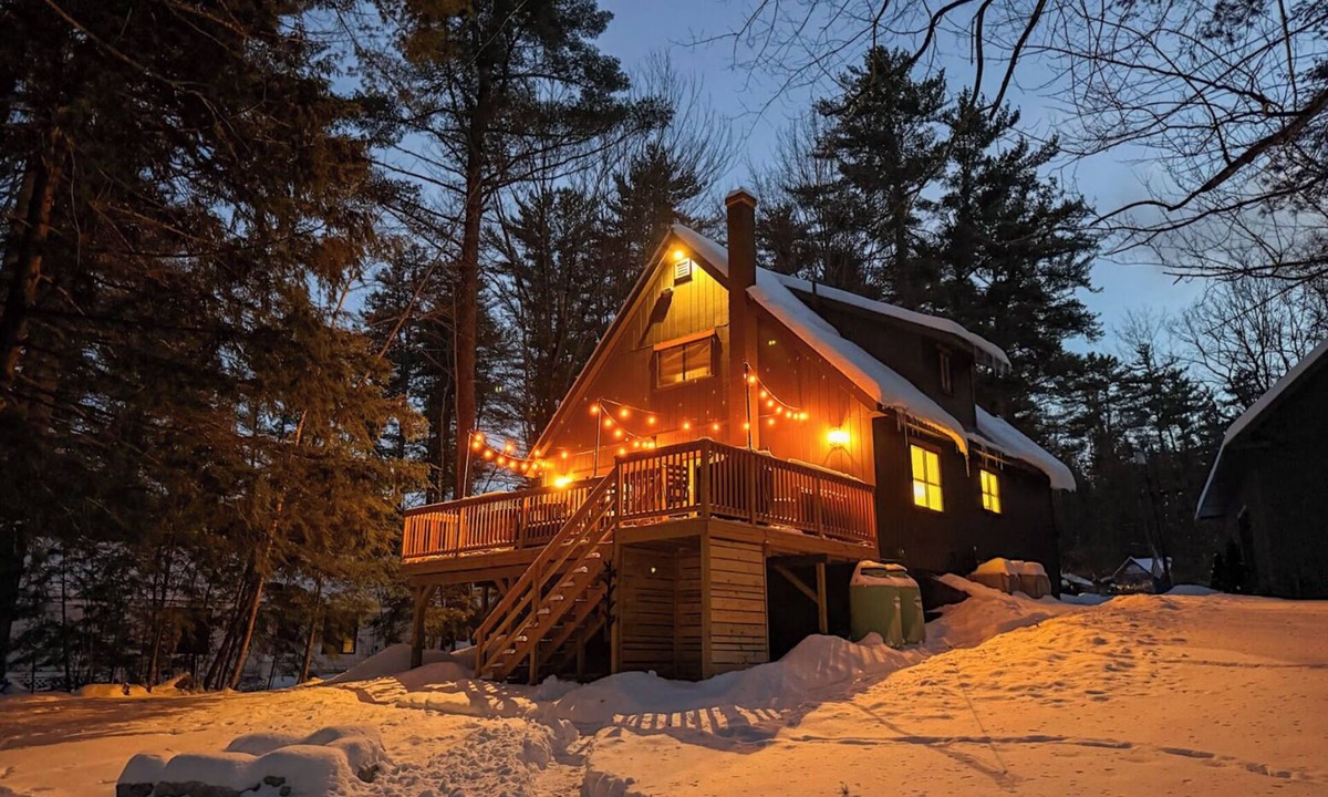 Center Conway House | Saco River Home w/HotTub, Fireplace, Fire Pit