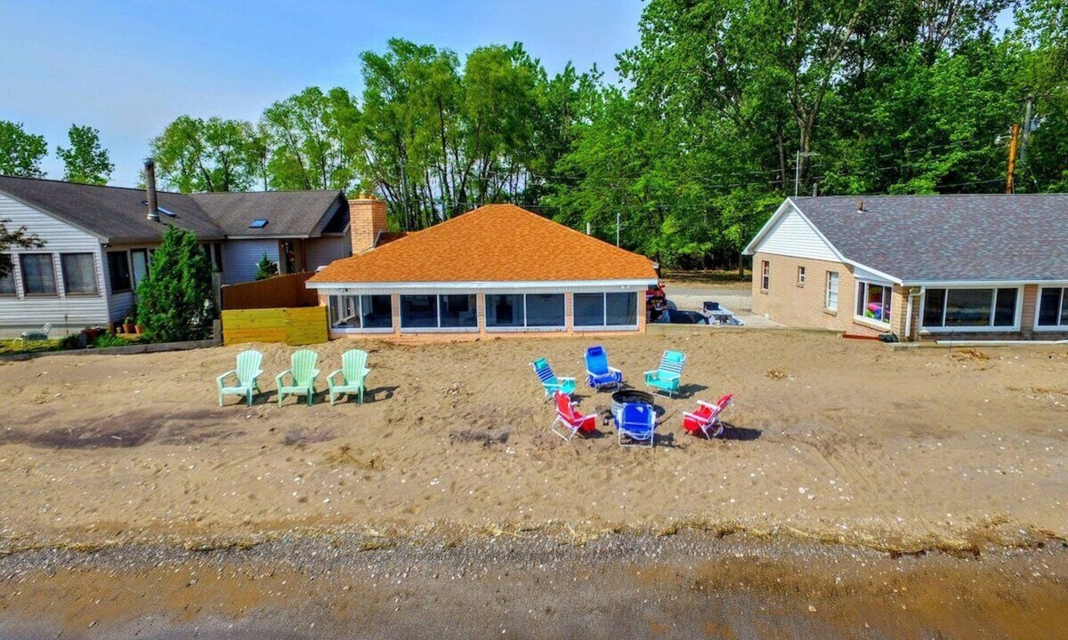 Oak Harbor House | Sand Beach · Private Beach Home-Sleeps 10