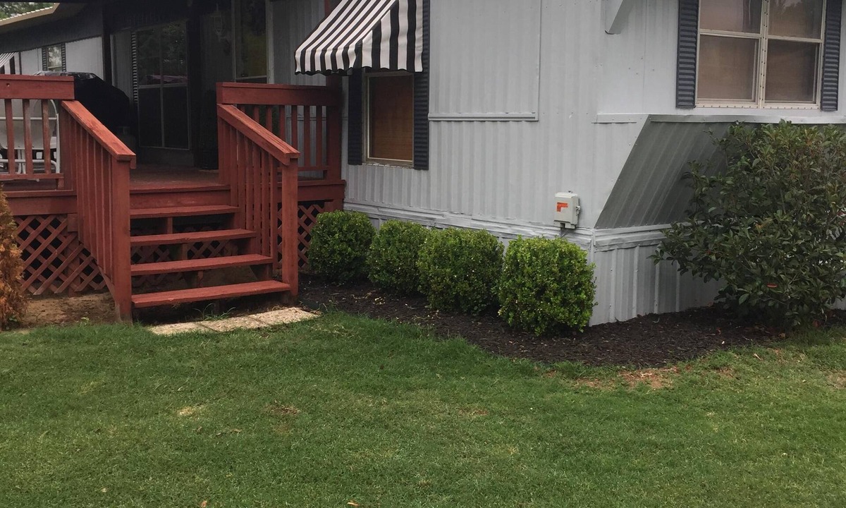 Kingston House | Sanders Island View Beach Home only 3 blocks to the beach!