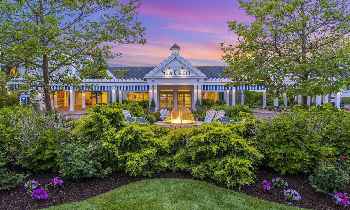 Silver Beach Hotel | Sea Crest Beach Resort