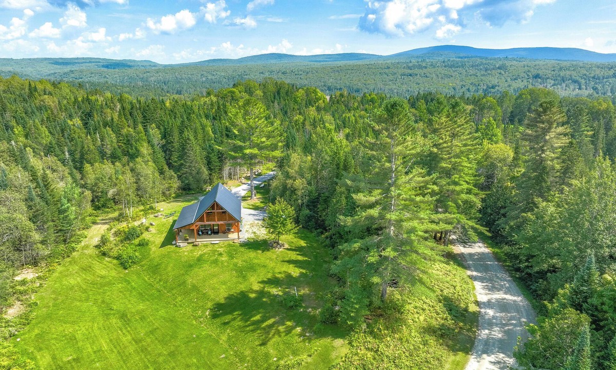 Stannard Cabin | Secluded 2-Cabin Property in Greensboro w/Views
