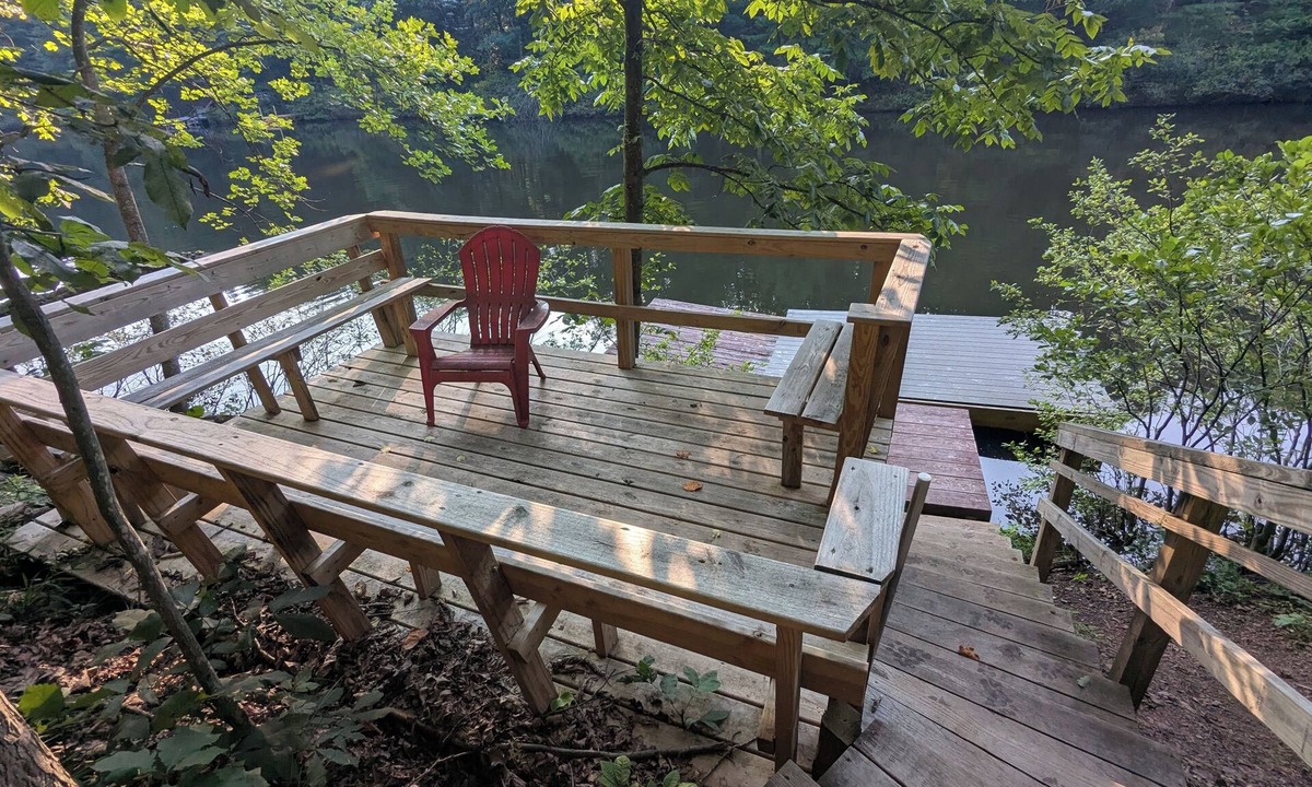 Sleepy Hollow House | Secluded 3-bedroom, 2-loft lakefront house in private Sleepy Hollow community.
