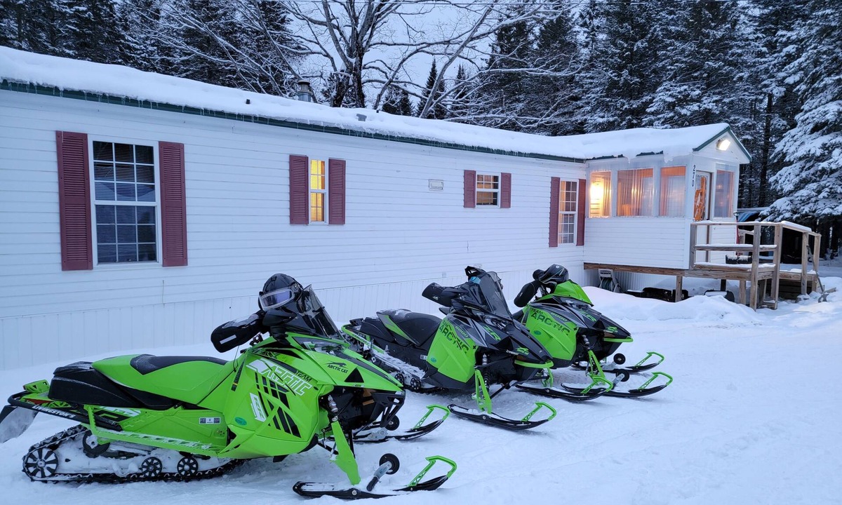 New Sweden House | Secluded camp off the snowmobile trail