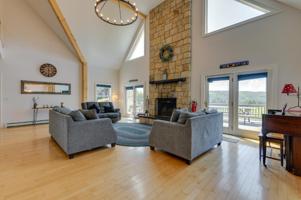 East Calais House | Secluded Family Getaway Near Stowe: Deck & Hot Tub