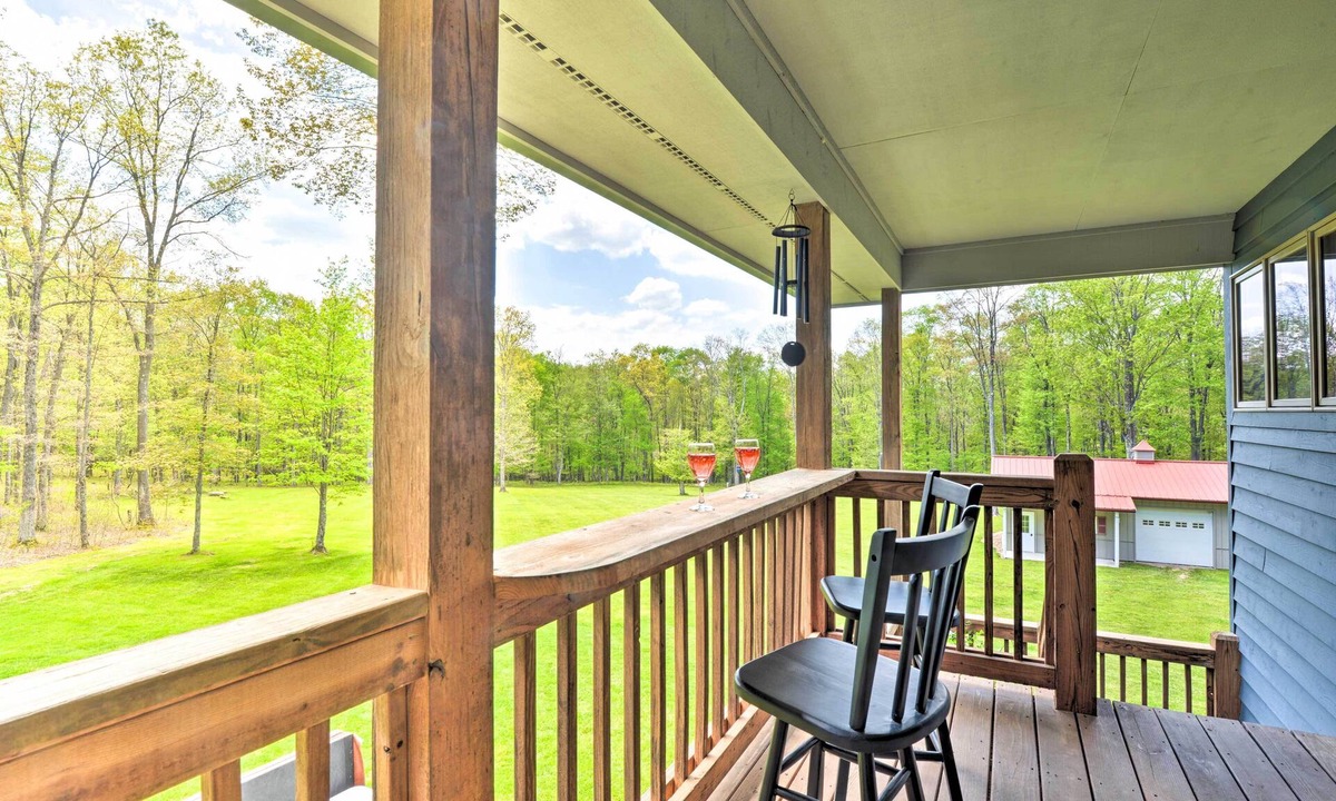 Crellin House | Secluded Oakland Gem w/Hot Tub: Dogs Welcome!