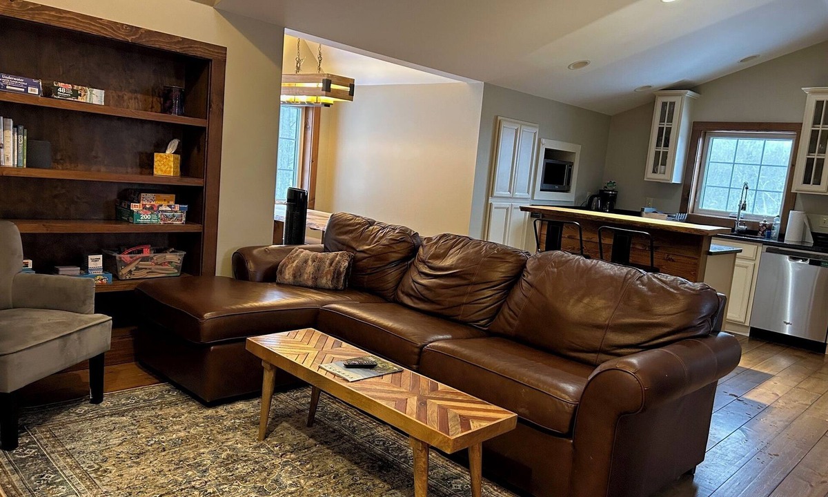 Roxbury House | Serene 2-bedroom house in charming Roxbury perfect for relaxing stays and skiing