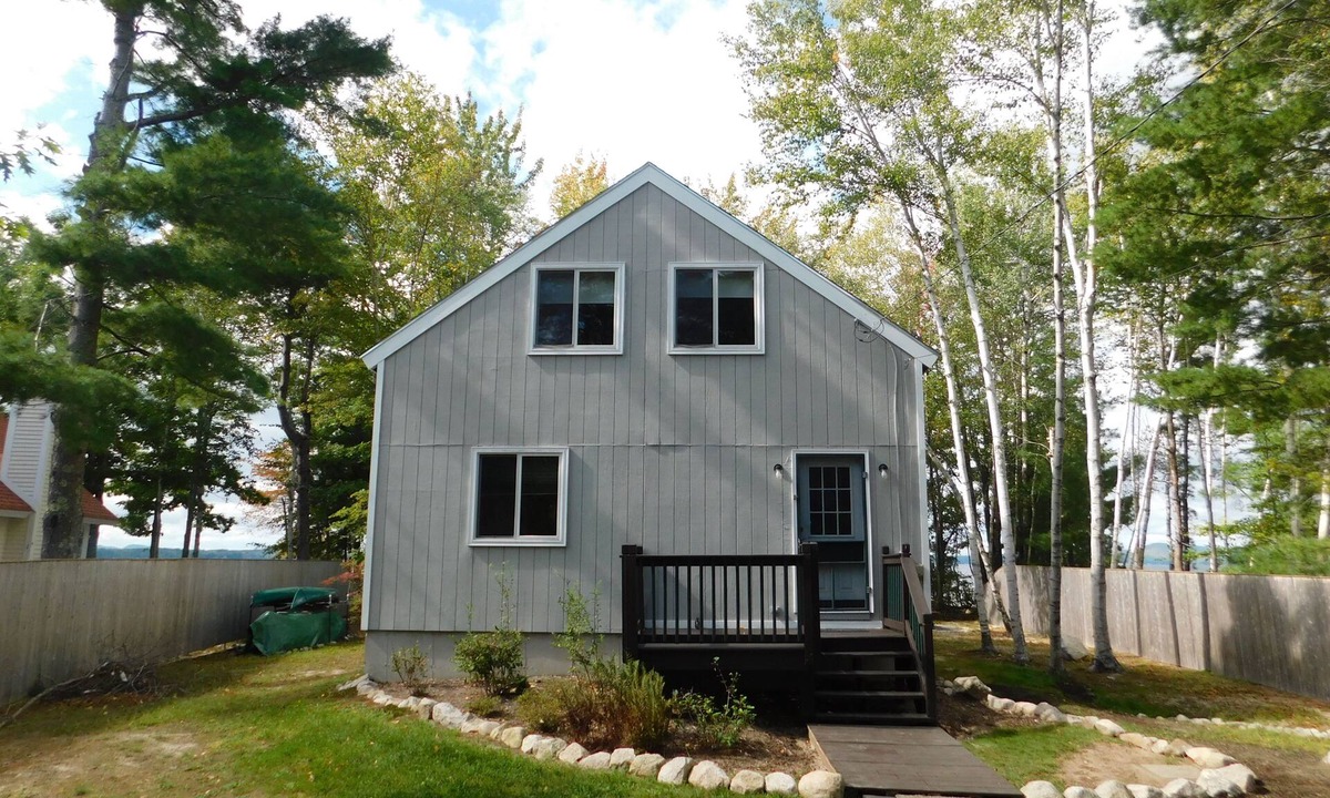 Standish House | Serene Frye Island cottage with spectacular mountain and sunset views!