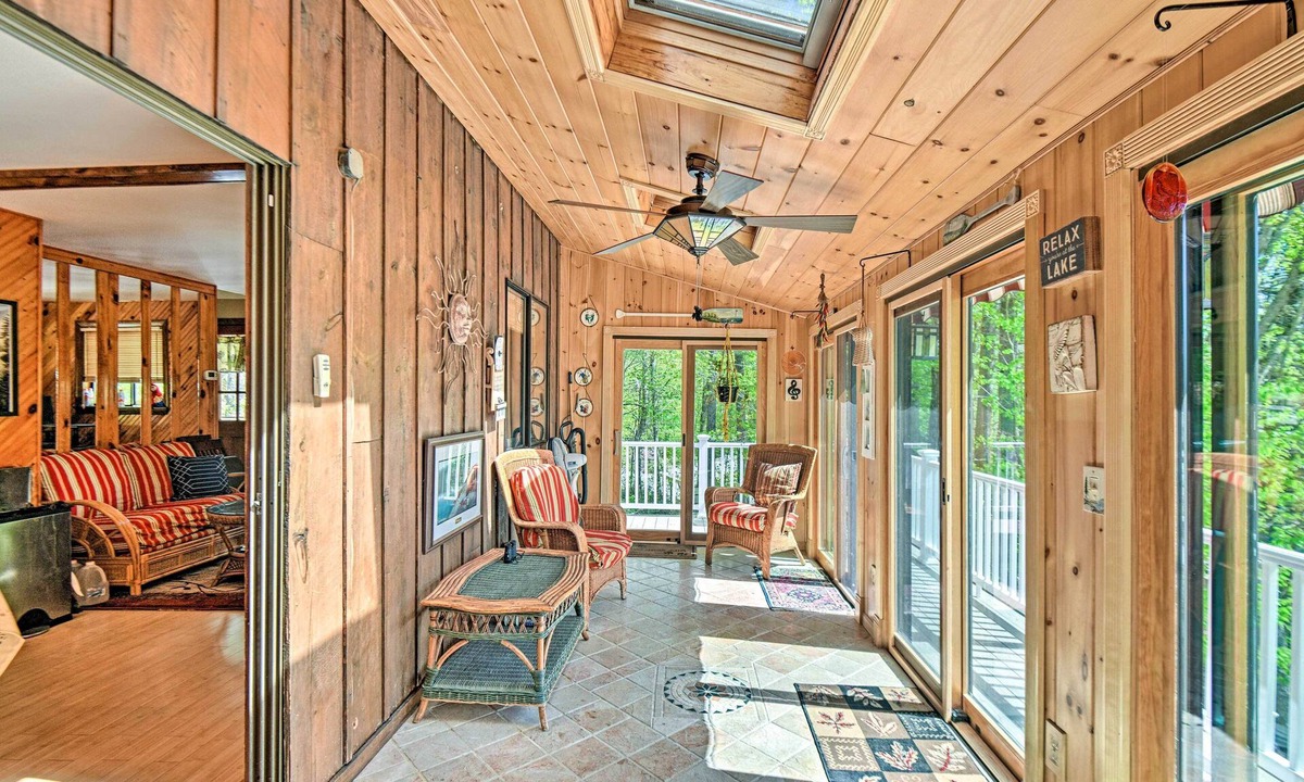 East Wakefield Cabin | Serene Lakefront Cabin w/Fire Pit & Kayaks!