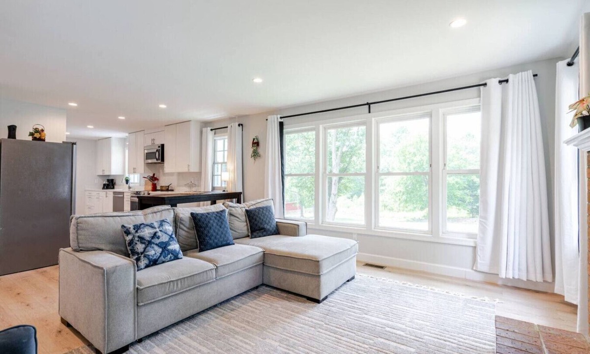 Fairland Apartment | Serenity: Lush 2BR Gem, on 1 acre Silver Spring