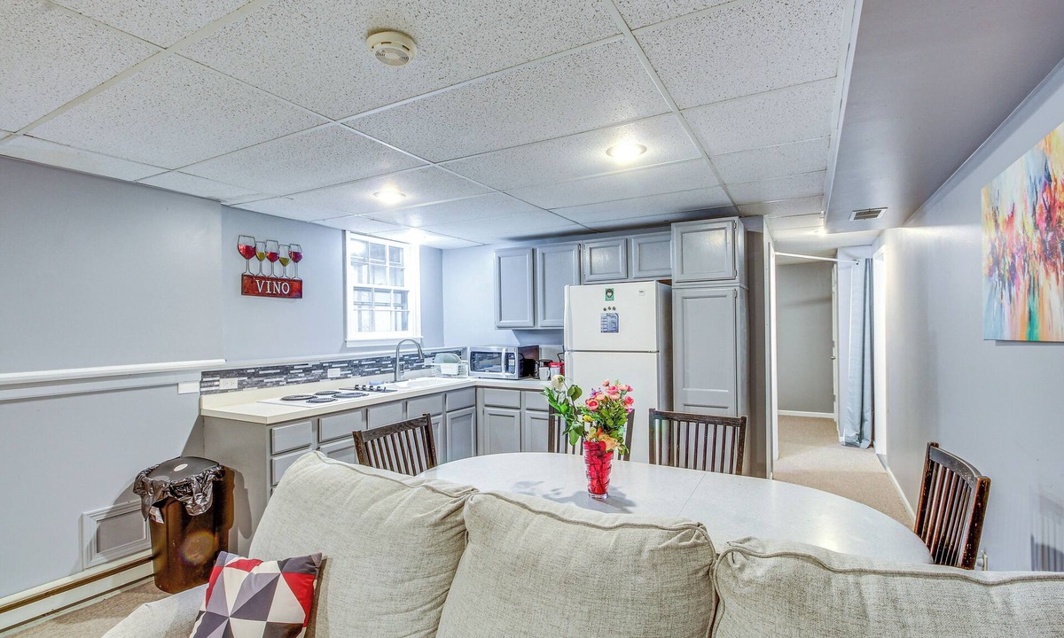 Shawnee Apartment | Shawnee Vacation Rental ~ 11 Mi to Kansas City!
