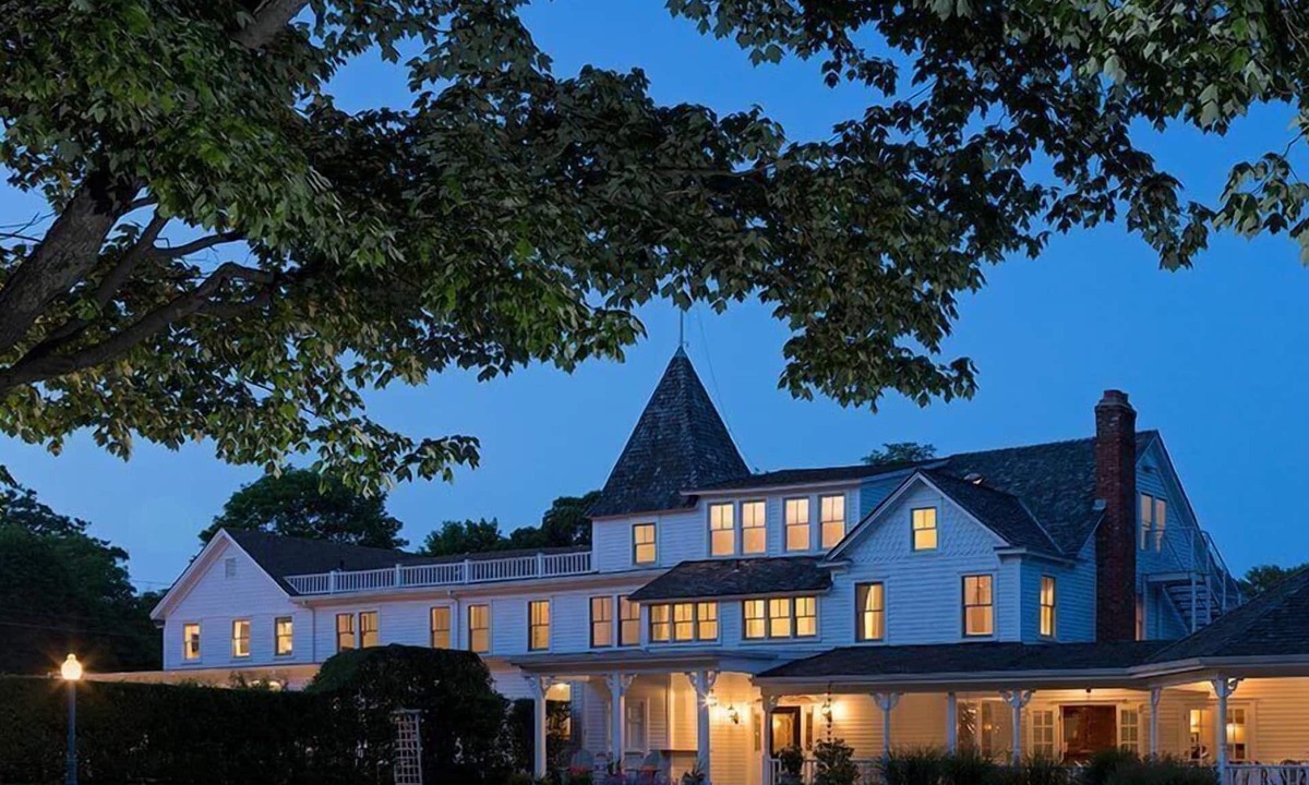 Shelter Island Heights Hotel | Shelter Island House