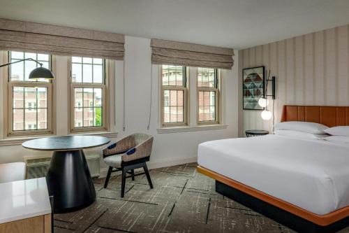 West Cambridge Hotel | Sheraton Commander Hotel
