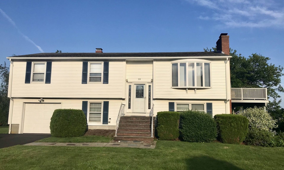 Eastward Look House | Short Walk to Scarborough Beach, Central A/C & Ocean Views. Huge Deck - Clean!