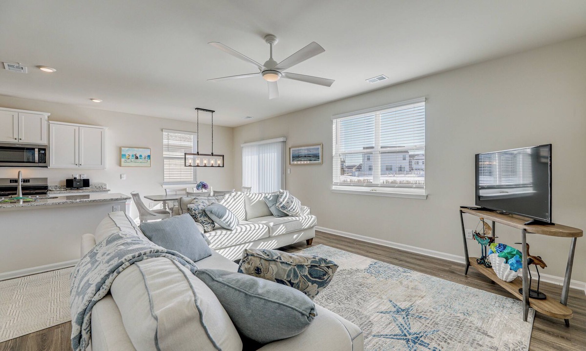 Millville House | Shuttle to the Beach! Spacious Home in Millville