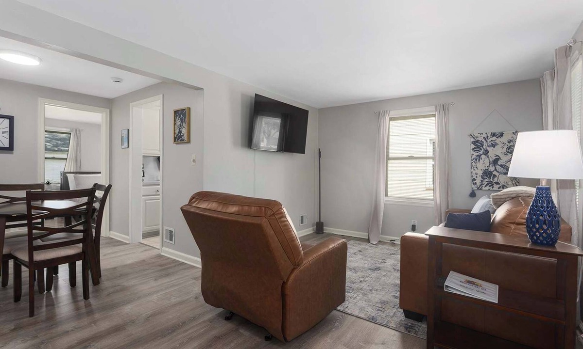 North Kansas City House | Single Level 1 Bedroom Home ready for SPORTS FANS