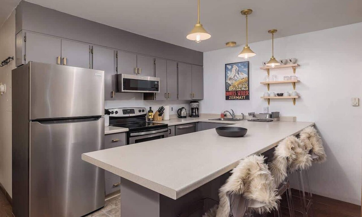 Alyeska Apartment | Ski-In Studio - Queen Murphy Bed - Walk to Lift