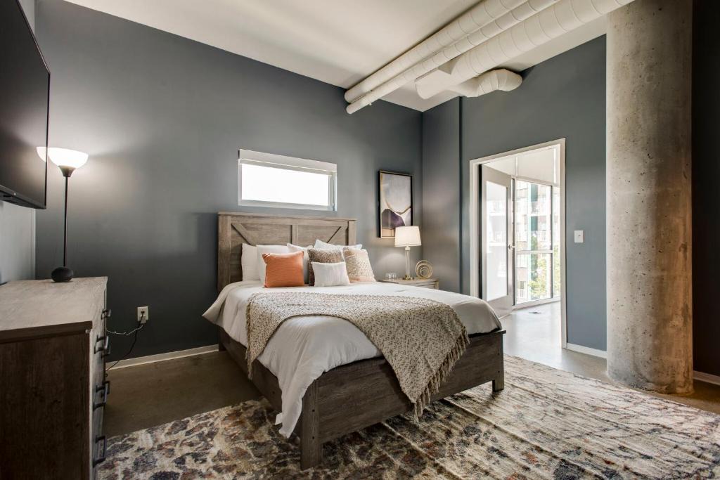 East Nashville House | Sleek and Spacious Condo In East!