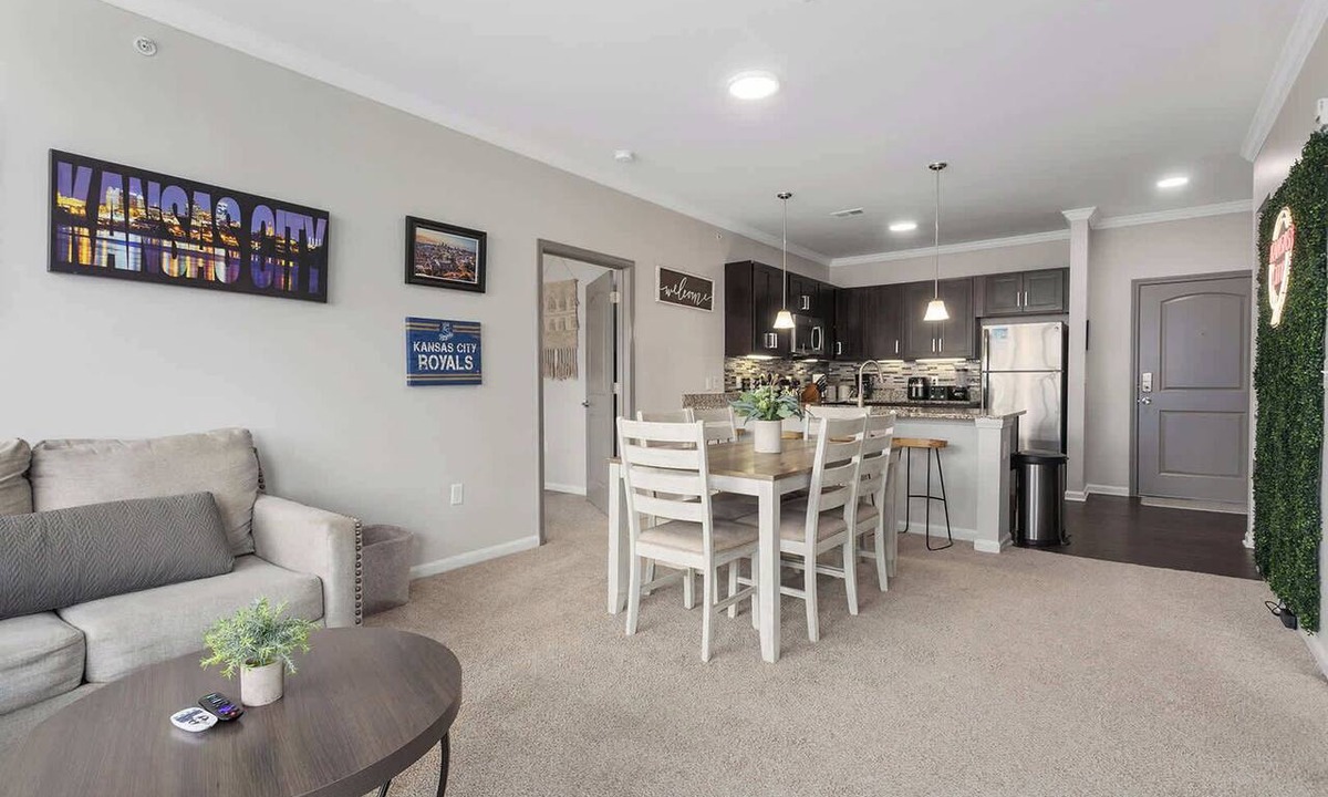 Overland Park Apartment | Sleeps 4 2 Bedroom Apt + KingBeds