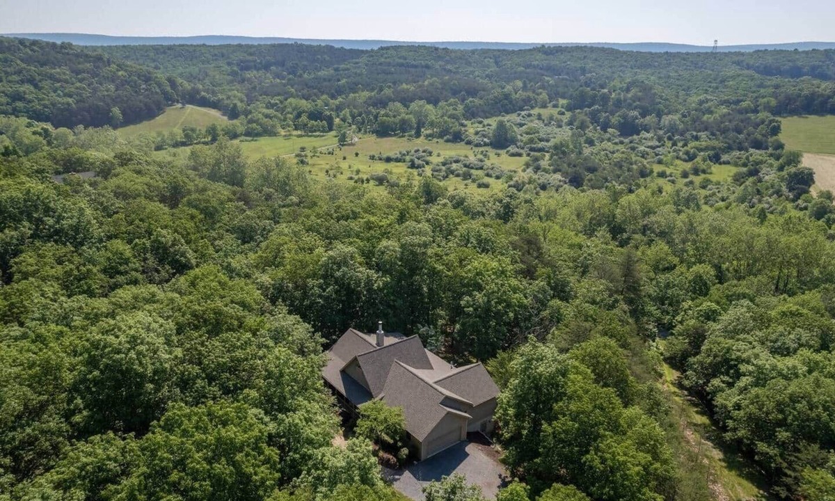 Berkeley Springs House | Sleepy Creek Getaway! Hot tub & Sauna