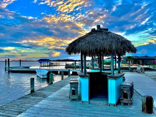 Chincoteague Hotel | Snug Harbor Marina and Resort