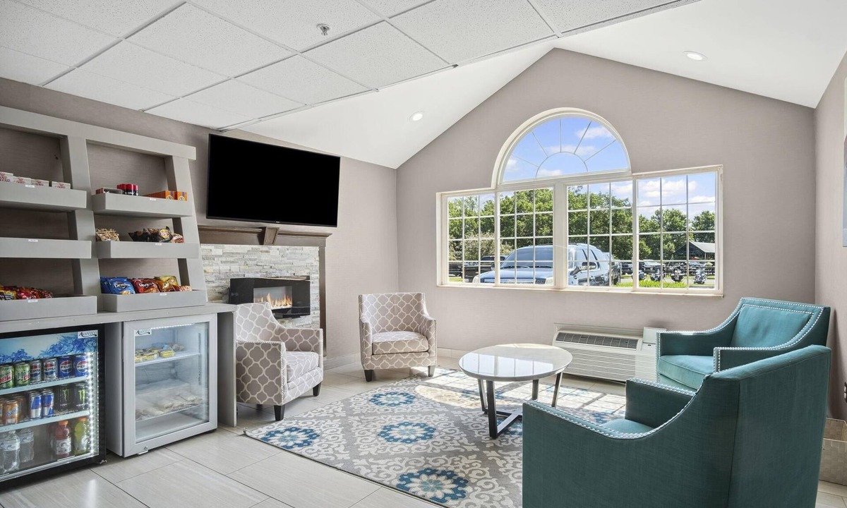 Blue Springs Hotel | Sonesta Essential Hotels & Suites Kansas City/Blue Springs