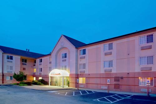 South Hills Hotel | Sonesta Simply Suites Pittsburgh Airport