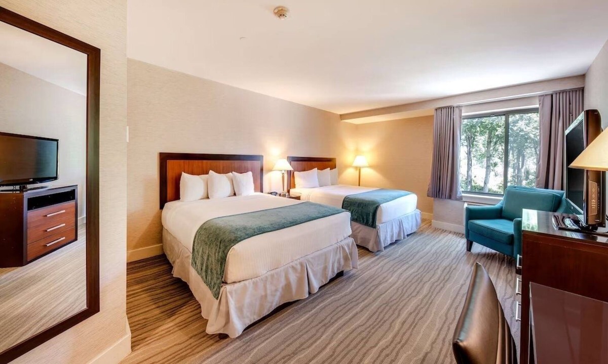 Southbury Hotel | Spa & Golf Retreats + Easy Access to Quassy Amusement Park l 2 Units