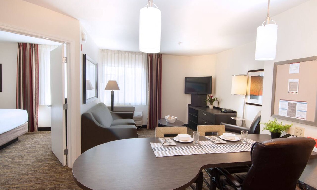 Anaheim Resort Hotel | Spacious 1BR Suite w/Full Kitchen & BBQ Access | Near Disneyland Resort