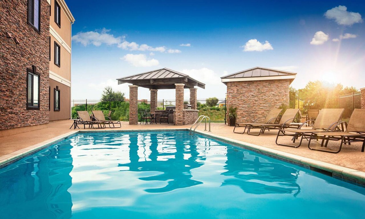 White Settlement Apartment | Spacious 2BR Suite w/Kitchen | Pool + Breakfast