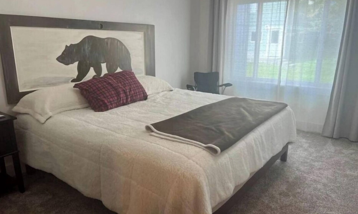 Ketchikan Apartment | Spacious 3-bedroom apartment in beautiful downtown Ketchikan
