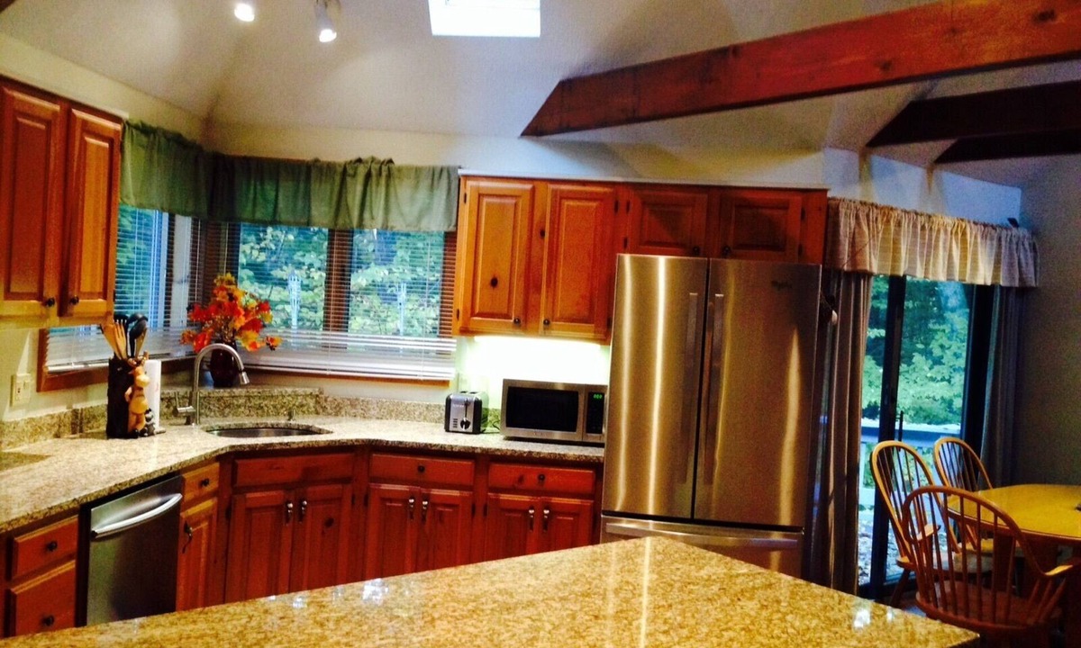 Bartlett Condo | Spacious 3 Bedroom Next To Attitash/North Conway/Storyland
