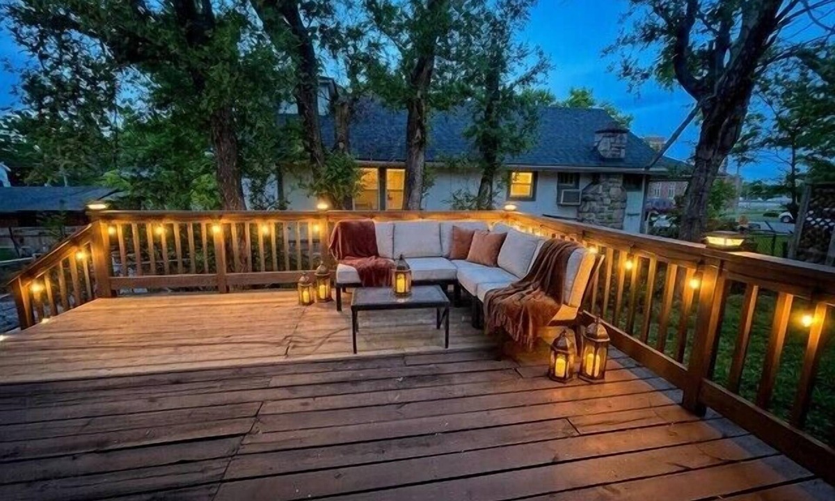 Kansas City House | Spacious 4 Bedroom 2 Full Bath - Triple Crown KC