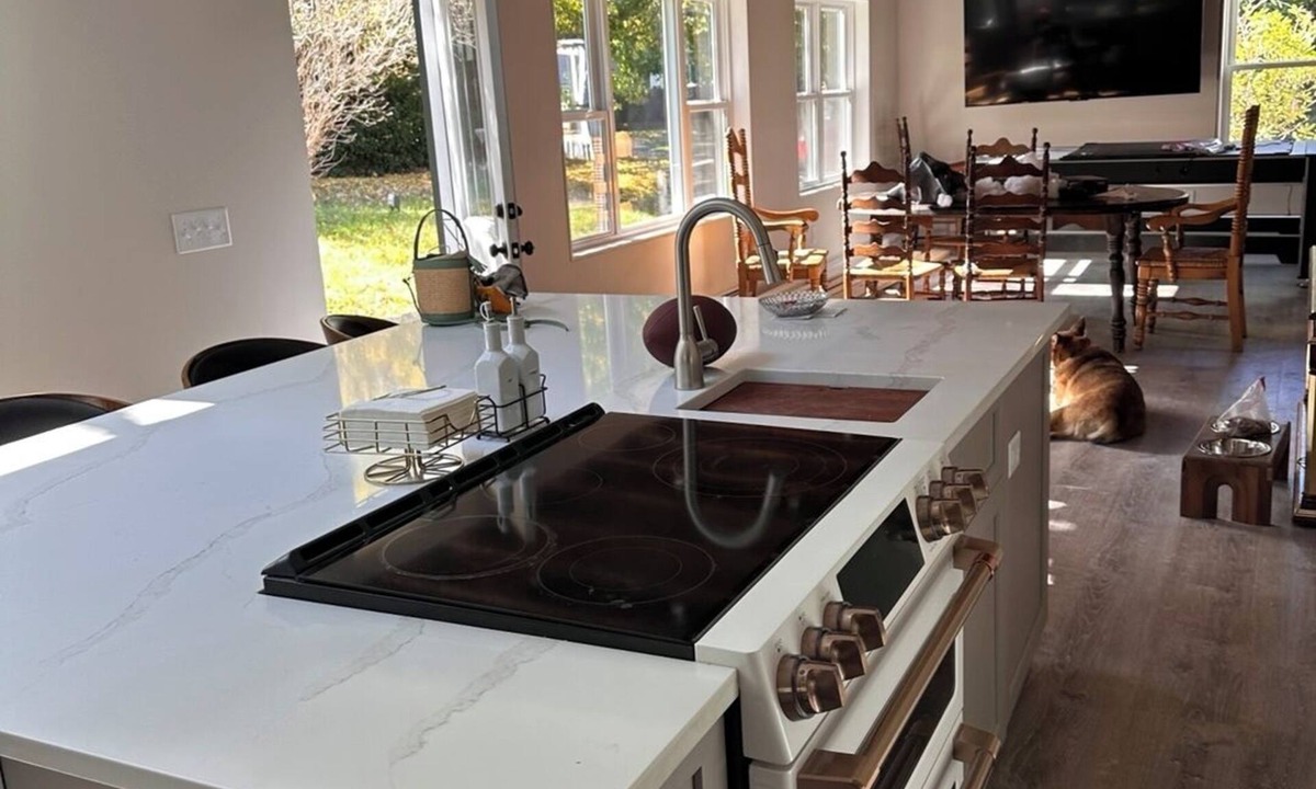 Lee House | Spacious 5-bedroom house in charming Lee with WiFi