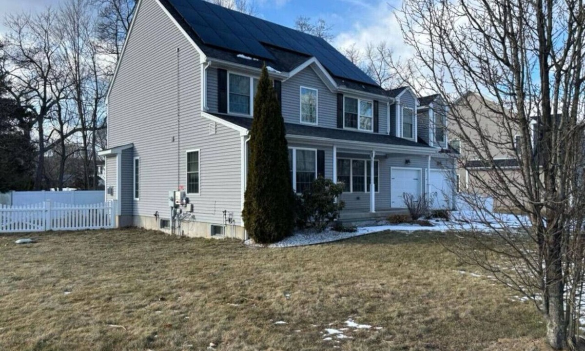 Plantsville House | "Spacious 5-Bedroom Retreat for Families & Groups"