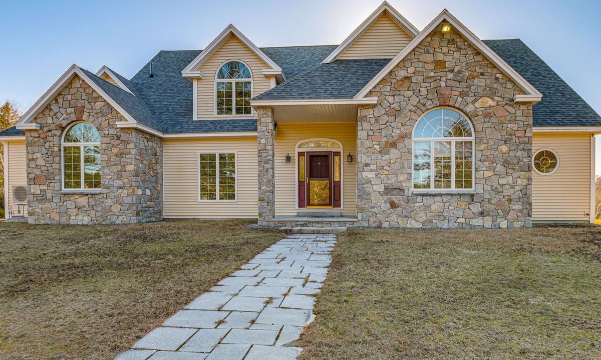 Mount Desert House | Spacious Acadia Abode w/Fire Pit & Patio