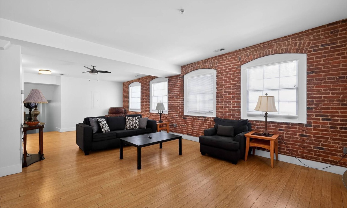 Downtown Baltimore Condo | Spacious Downtown 2BR | Near Harbor & Stadiums