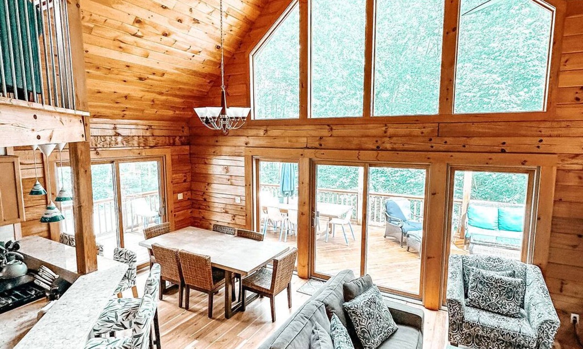 Standish House | Spacious Luxury Retreat on 2 Acres - Beach, Dock, Kayaks & A/C
