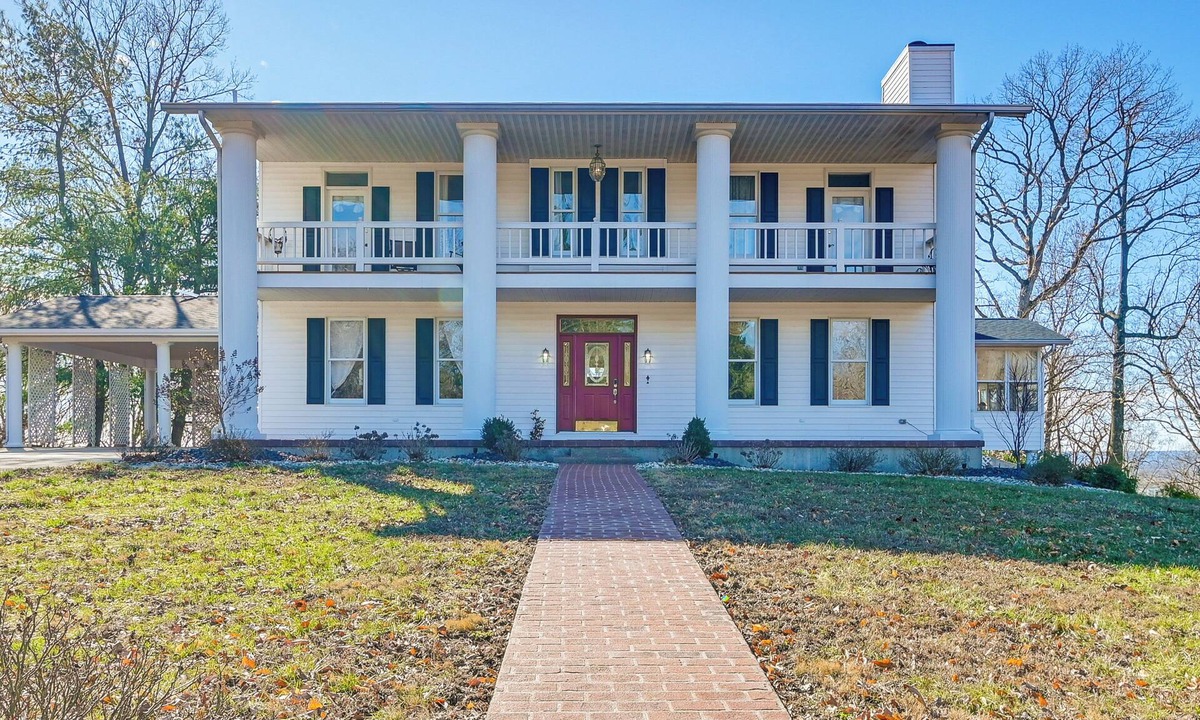 Jacob House | Spacious Shawnee Forest Hideaway! Hilltop Estate