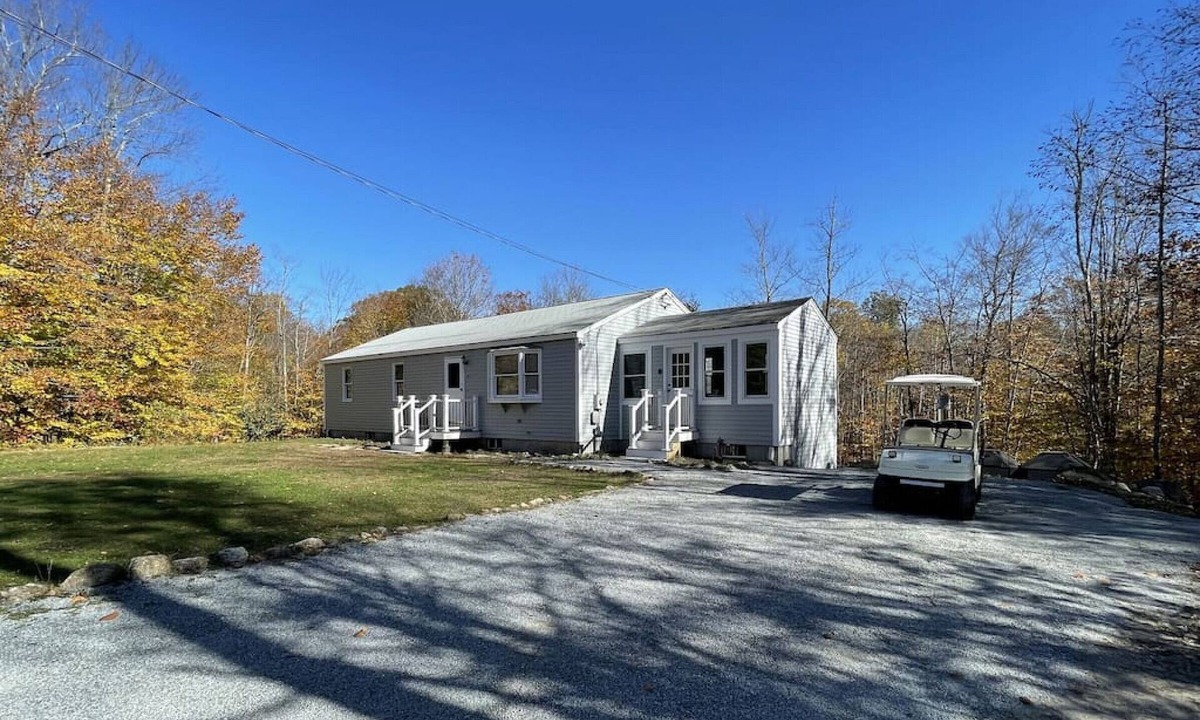 Windsor House | Spacious, Sunny Lake House. Close to ski trails.