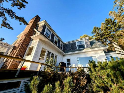 Hancock Point House | Spacious Waterfront Cottage with Private Beach and Deck, Near Acadia National Park in Hancock Point, Maine