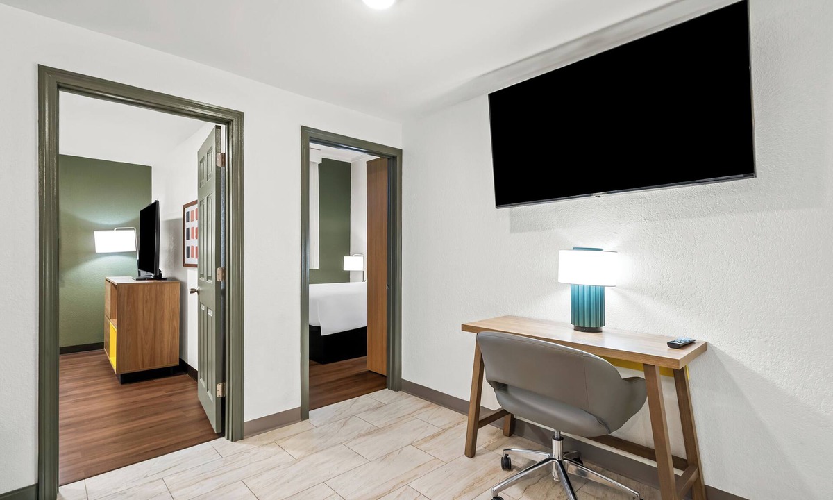 South Portland Hotel | Spark by Hilton Portland Airport Maine Mall