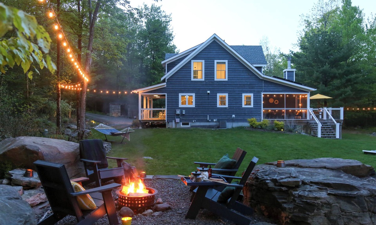Kerhonkson House | Spring Special:Relax, Save, Farmhouse 2hrs NYC