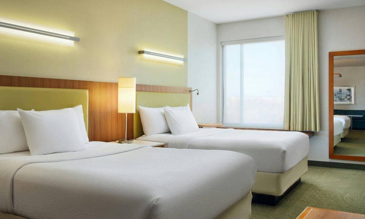 Moosic Hotel | SpringHill Scranton | Queen w/Sofa | Firepit + Pool, Hot Breakfast | 2 Units