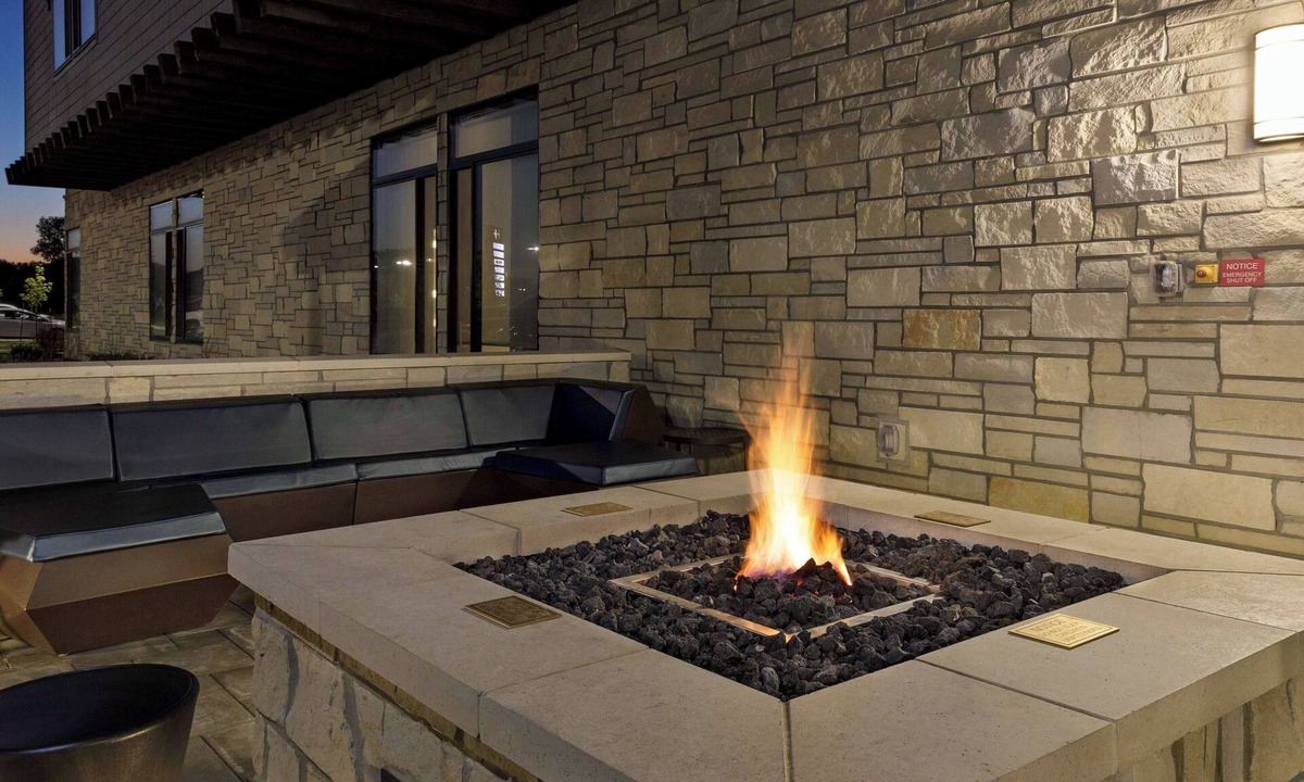 Topeka Hotel | SpringHill Suites by Marriott Topeka Southwest