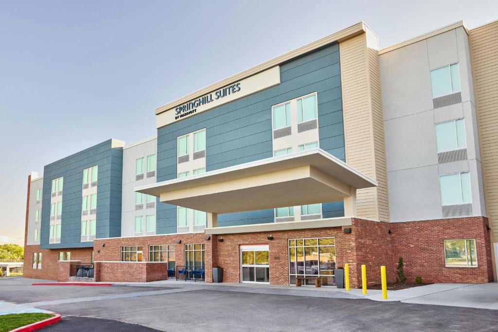 Chesterfield Hotel | SpringHill Suites by Marriott Chesterfield