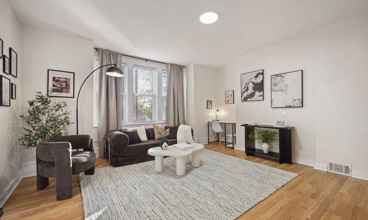 Squirrel Hill South Apartment | Squirrel Hill Chic Spaciuos 1BR + Parking & Gym