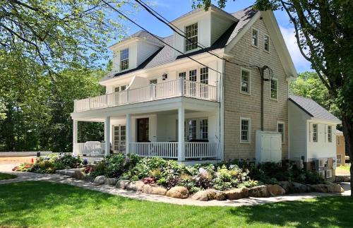 Cape Porpoise Apartment | Stars And Stripes